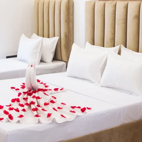 King grand hotel Luxury Triple Room 2